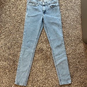 Levi’s 711 size 27